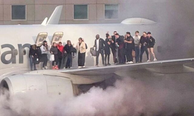 Passengers Evacuate onto Wing After Plane Engine Fire at Denver Airport Pulse news network