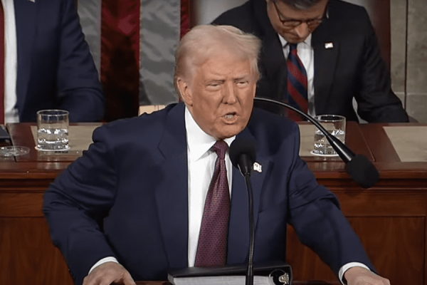 Trump Warns Russia of New Sanctions Amid Ukraine Conflict